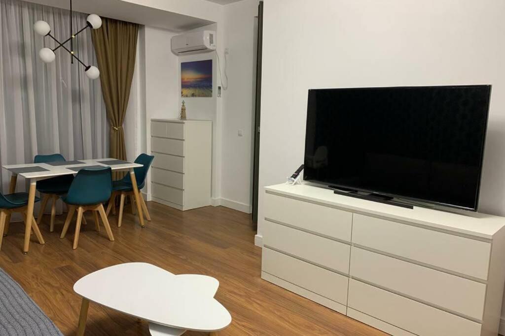 Andreve Apartment By Onix Blue Mamaia Nord, Baby Friendly, Private Parking Năvodari Exterior foto